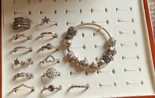 Pandora jewellery bundle - jewellery,