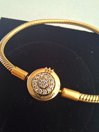 Pandora gold moments - gold,
